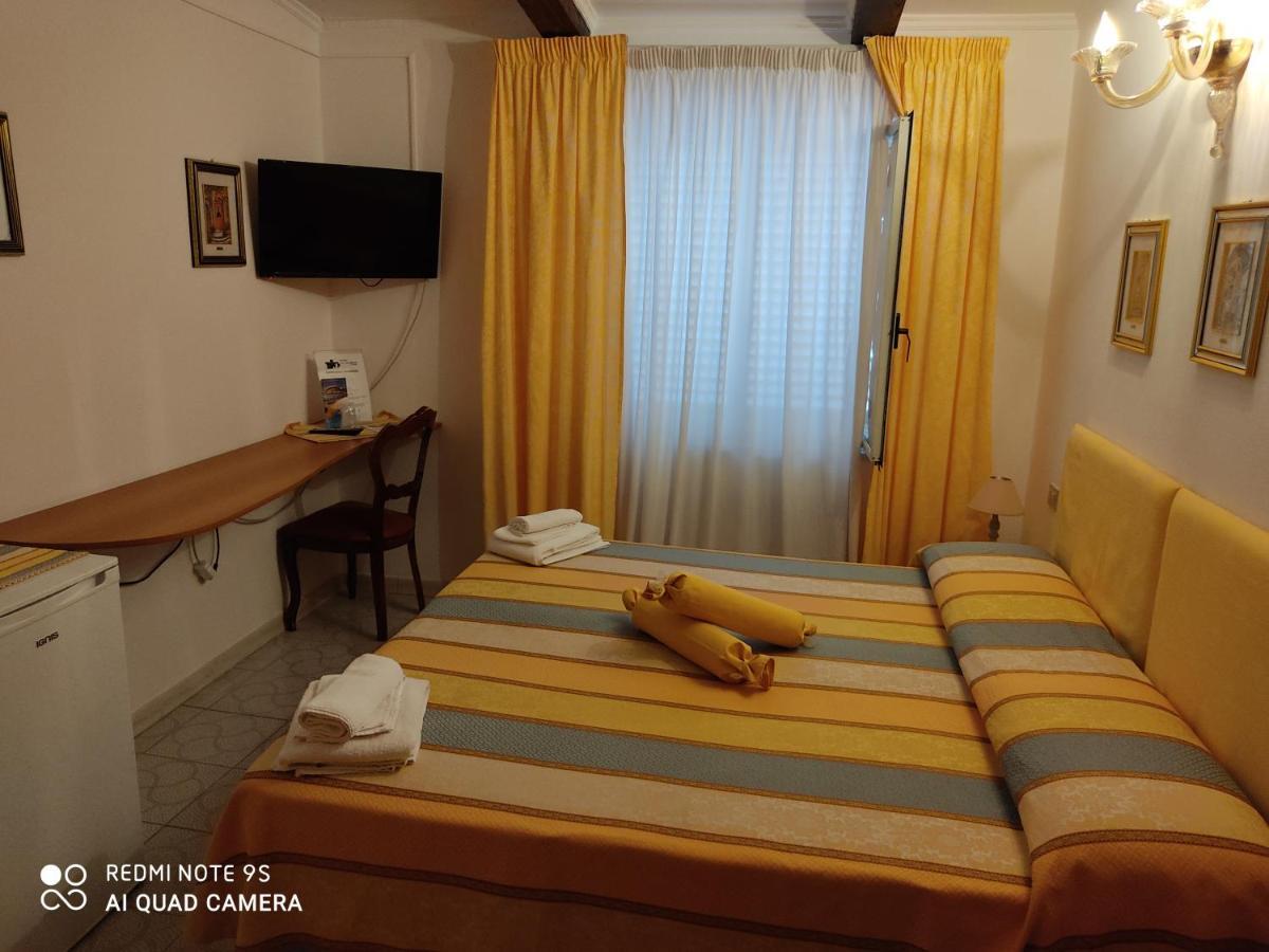Hotel La Calabrese Isola Di Capo Rizzuto Exteriér fotografie