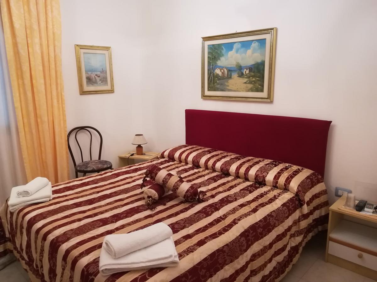 Hotel La Calabrese Isola Di Capo Rizzuto Exteriér fotografie